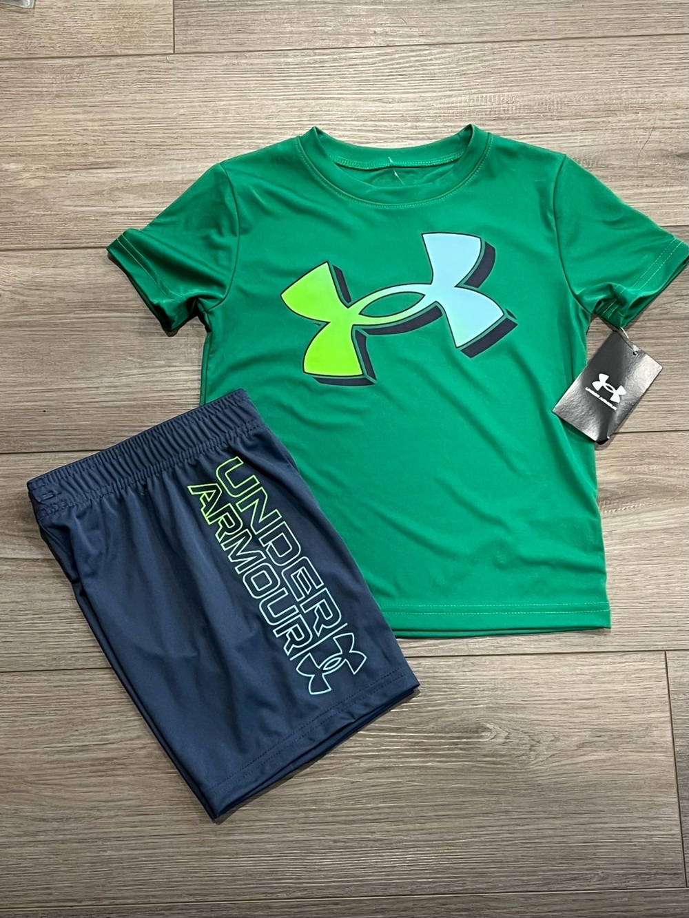 Under Armour Boys 2T Shorts Set, New